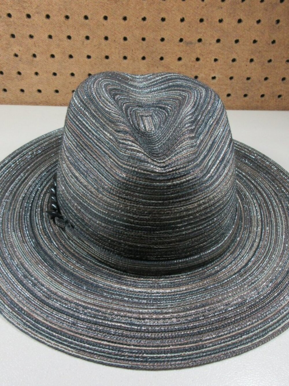 AUGUST womens gray an silver sun hat OS EUC